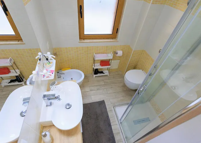 Pearl Harbor - Two Near Sea & Centre